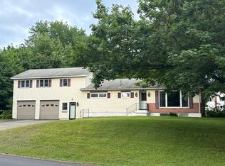 117 Davis Rd, Farmington, ME 04938