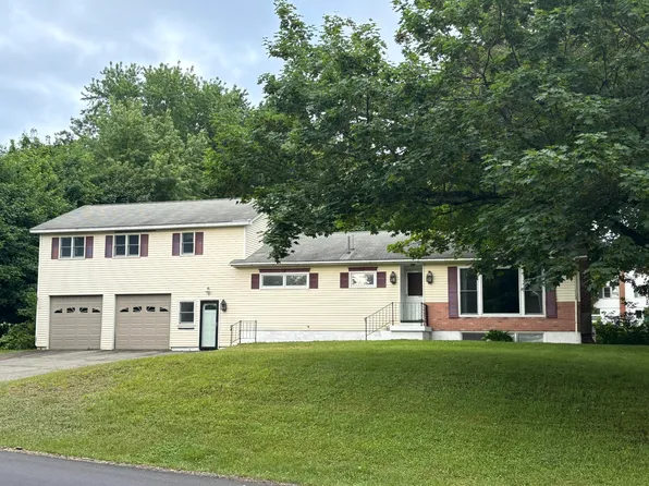 117 Davis Road, Farmington, ME 04938