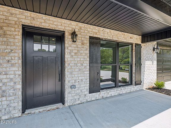 5th image of 806 Johnson Rd