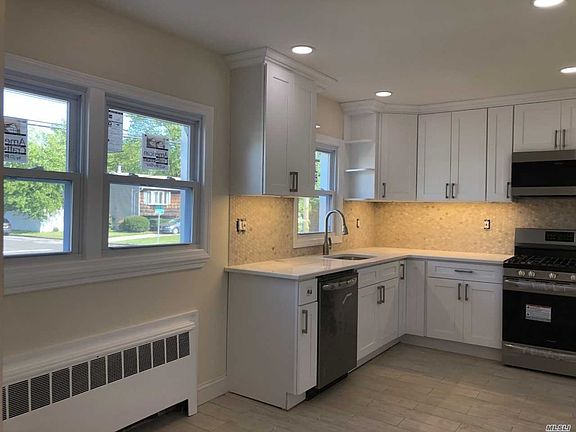 5th image of 180 Jervis Ave