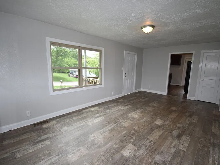 914 W Happy Hollow Dr — Photo 4