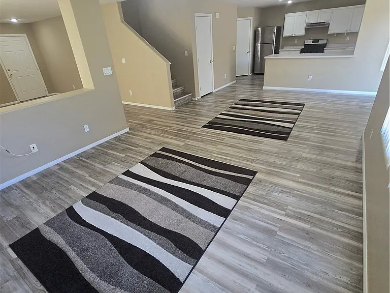 10815 Silver Lace Ln — Photo 3