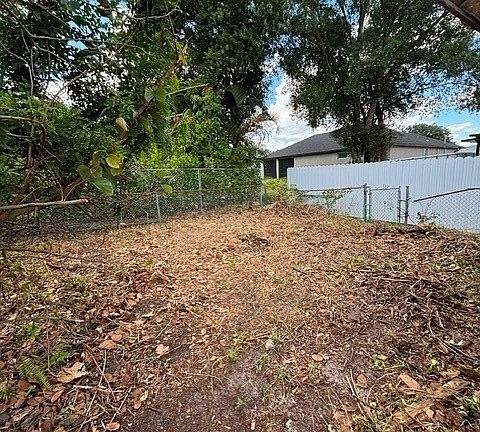 3rd image of 4108 10th St SW