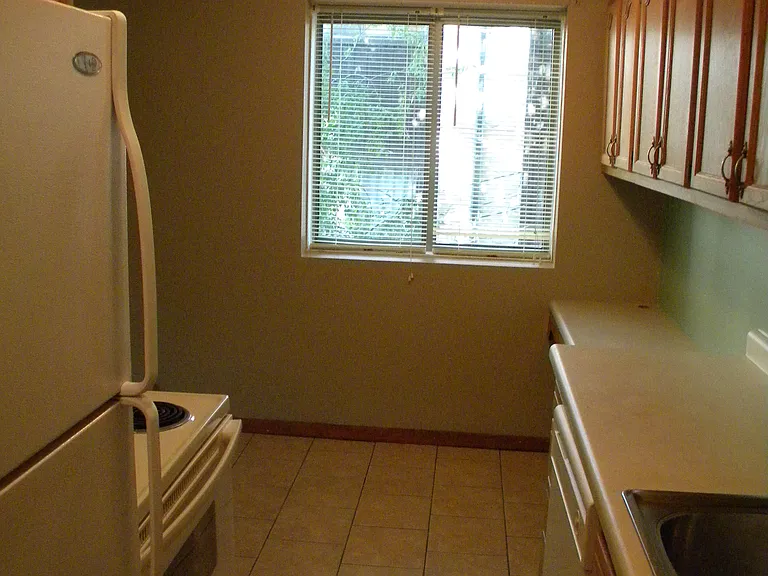 614 10th Ave SE #204 — Photo 6