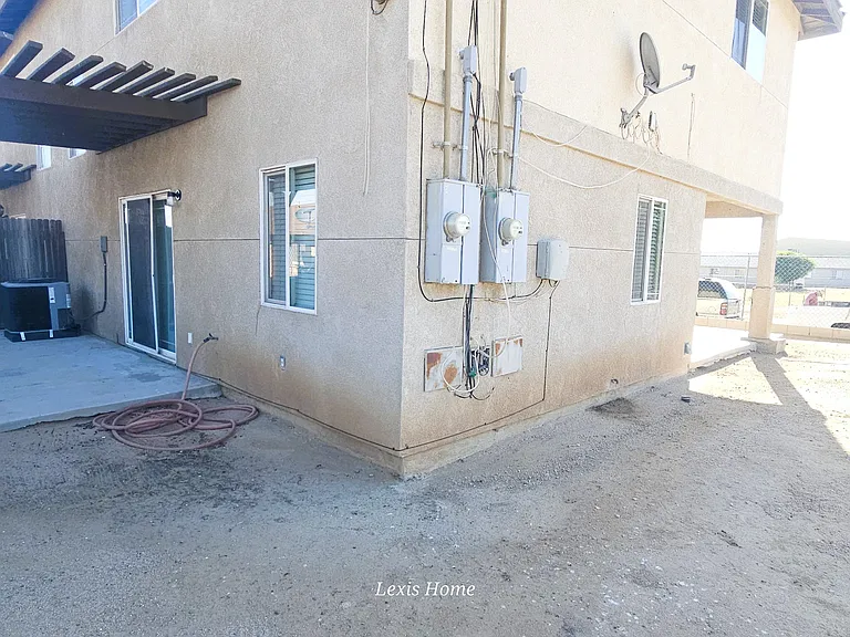 16583 Willow St #B — Photo 2