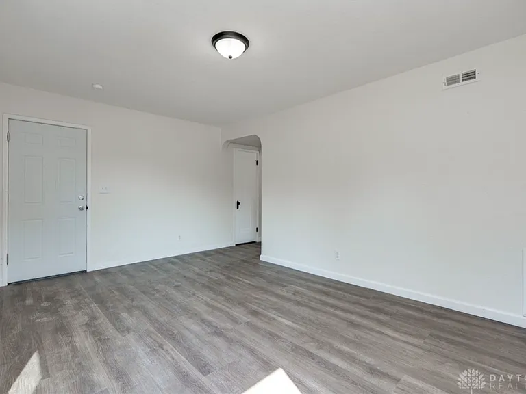 531 Hadley Ave #4 — Photo 9