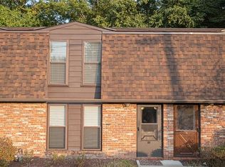 110 Baun Dr, Coraopolis, PA