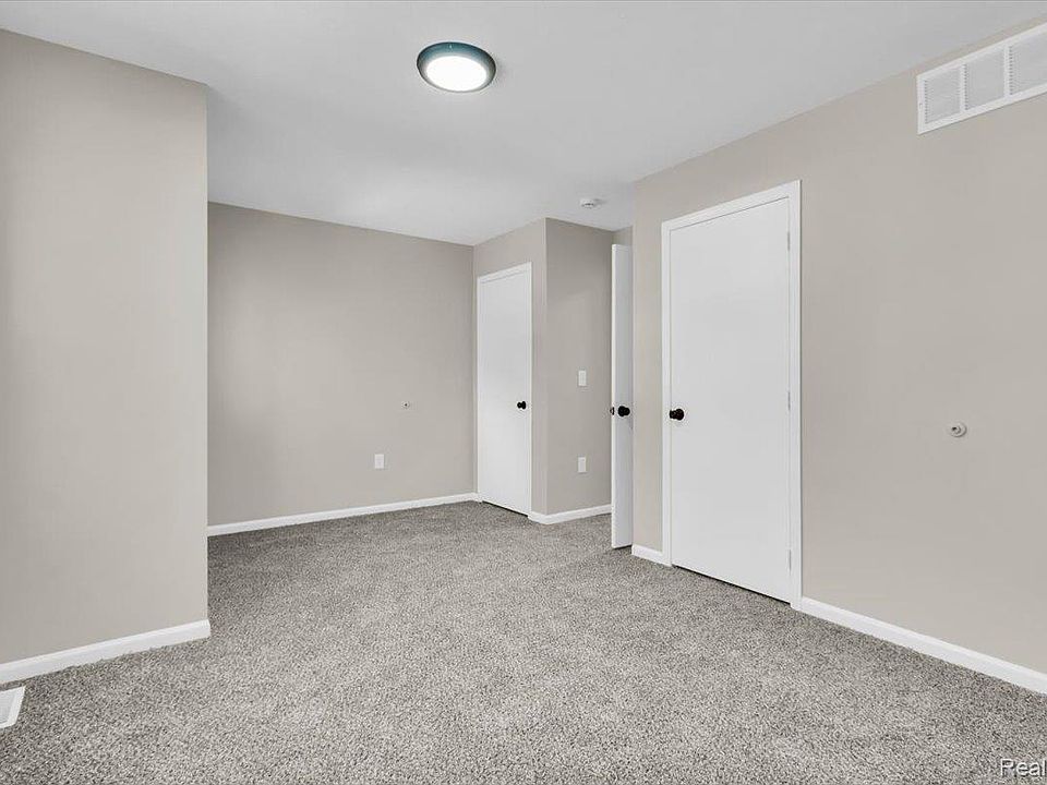 4989 Scotten St, photo 19
