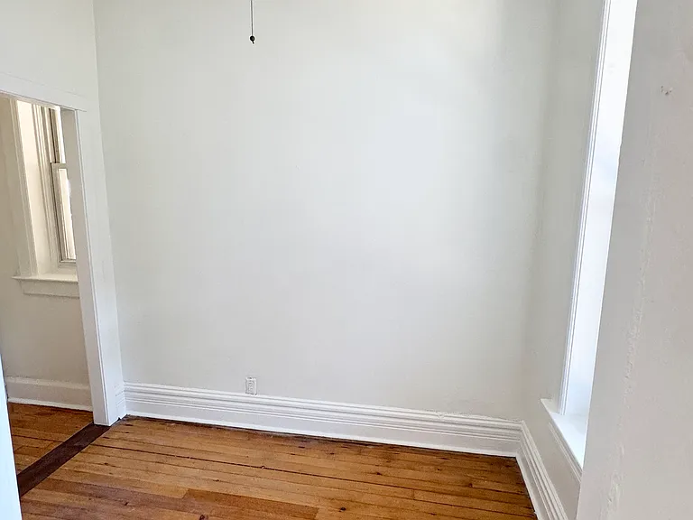 911 N Winchester Ave #1R — Photo 15