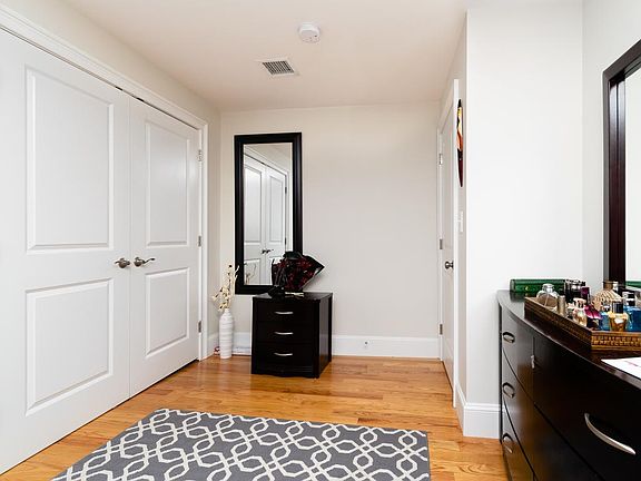4th image of 274 Bowdoin St Unit 3