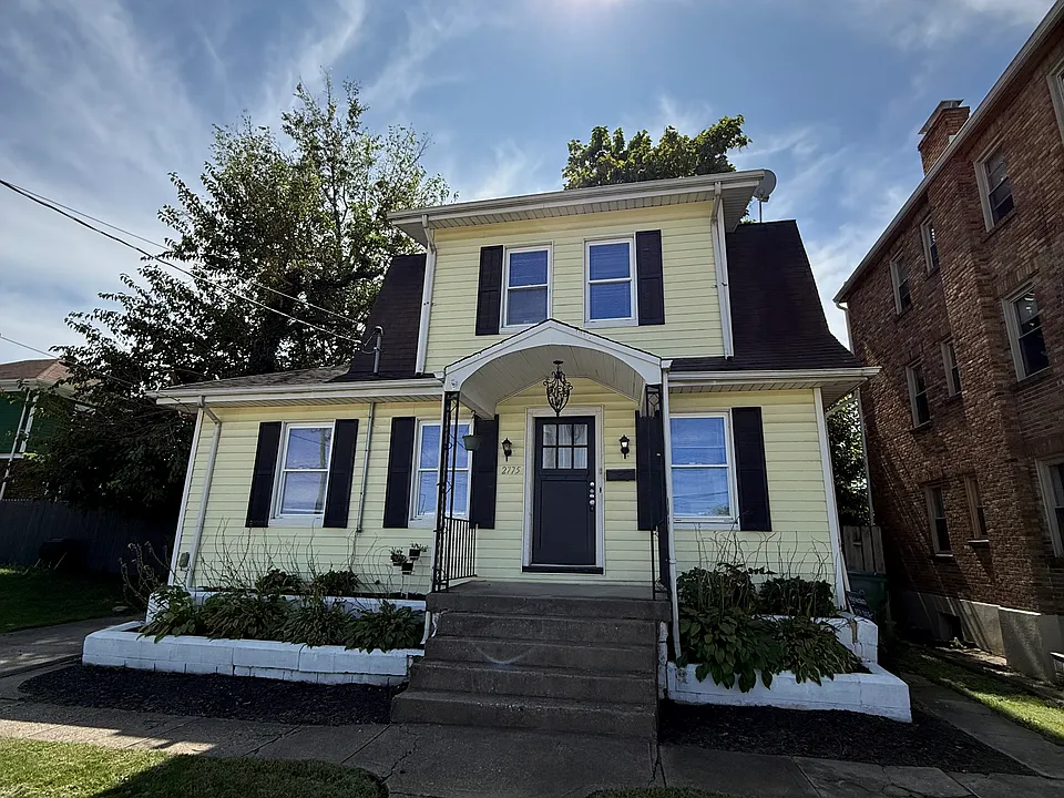 2775 Robertson Ave