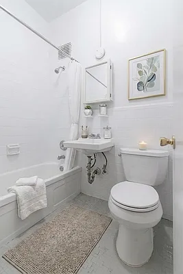 Bathroom, photo 1