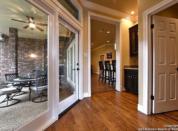 5th image of 104 Westcourt Ln