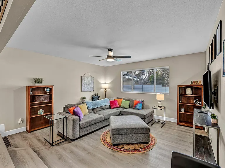 1490 Foster Dr — Photo 8