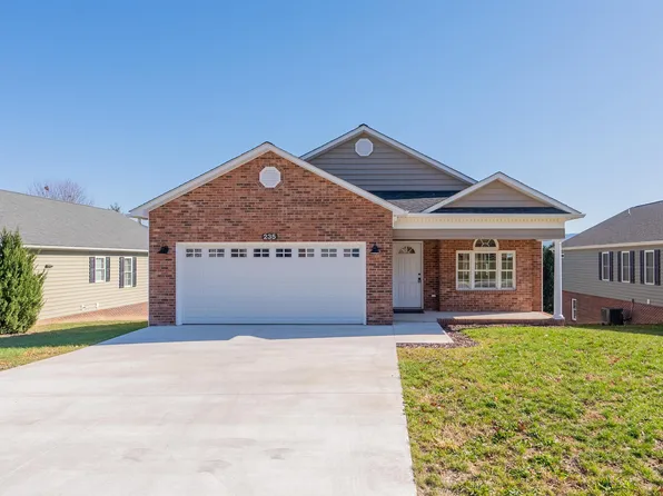 235 College Park Dr, Wytheville, VA 24382