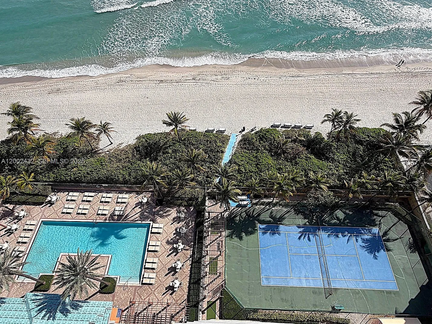 2080 Ocean Drive — Photo 4