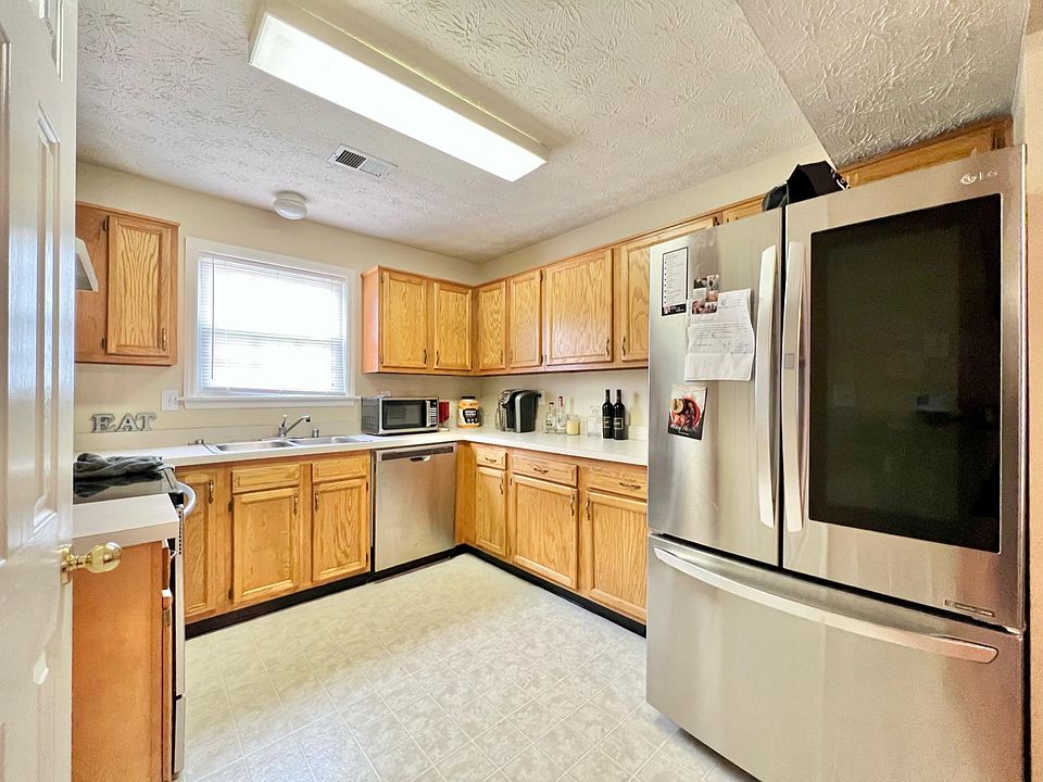 1st image of 616 Sherard Cir #618