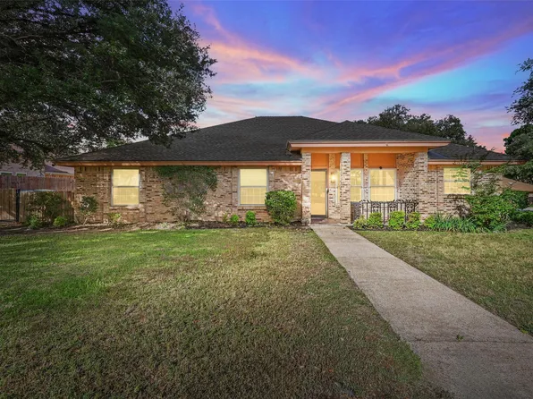7100 Church Park Dr, Fort Worth, TX 76133
