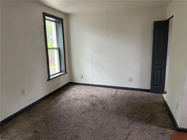 1352 Gordon St #2 — Photo 3
