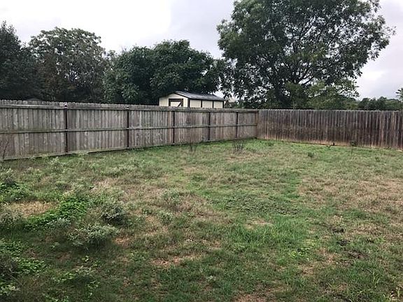 5th image of 714 Dawn Ln