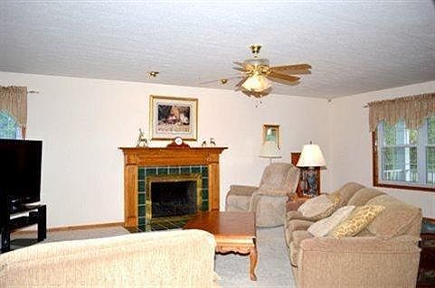 4th image of 4327 Stone Creek Dr