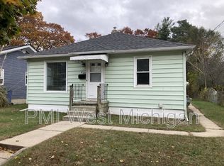 820 Spring Ave NE, Grand Rapids, MI 49503