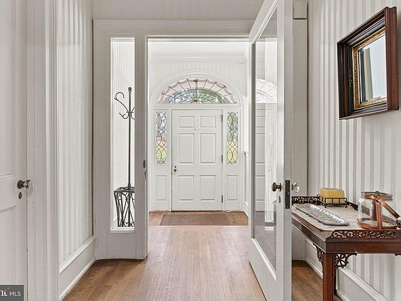 5th image of 846 Maplewood Rd