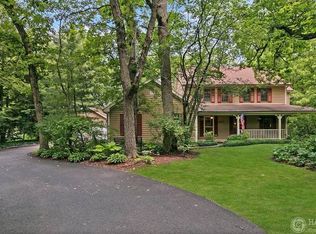 5802 Amherst Ct, McHenry, IL 60050