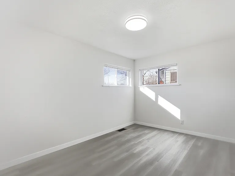 4805 W Custer Pl — Photo 10