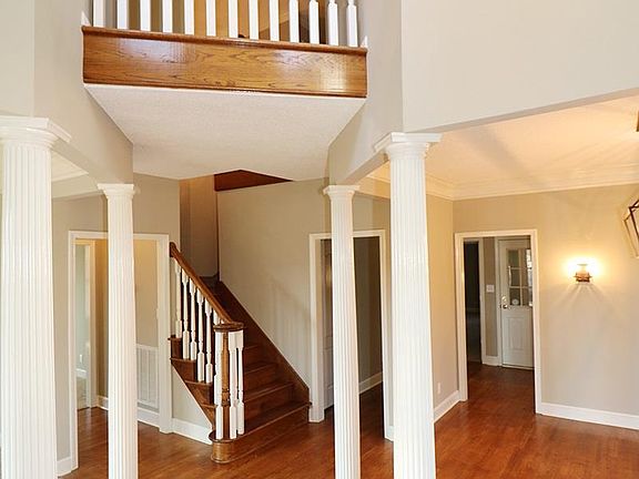 4th image of 106 Chandler Ct