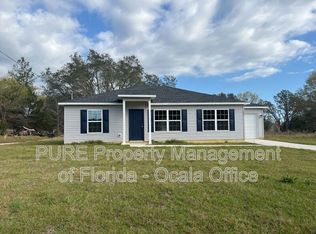 223 Malauka Rd, Ocklawaha, FL 32179