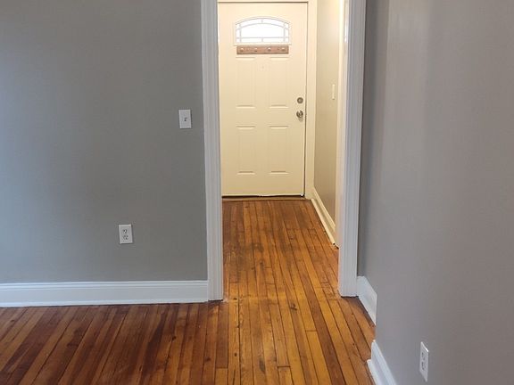 3rd image of 585 Brewster St #1