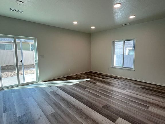 4th image of 3702 S Roosevelt Pl