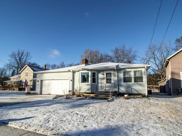 610 S Front St, Chesaning, MI 48616