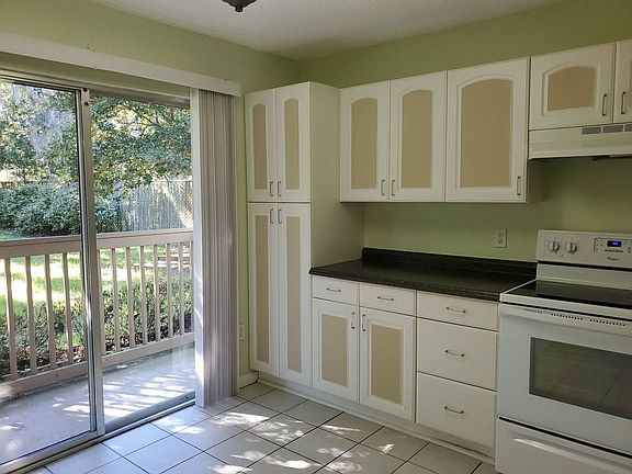 2nd image of 2300 Twelve Oaks Dr APT B7