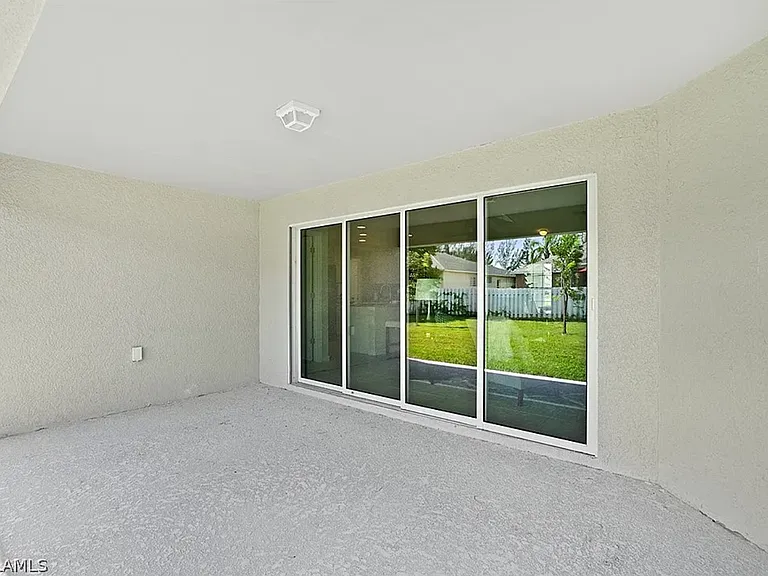 934 NW 7th Ave — Photo 7