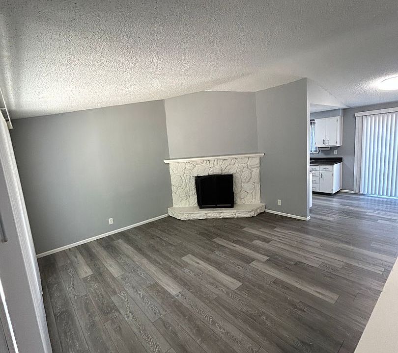 1st image of 24783 Parkside Dr