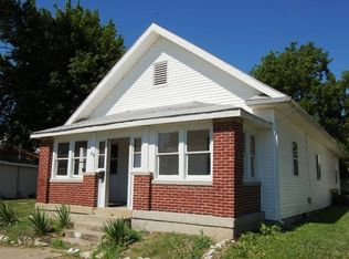 214 S 1st St, Frankfort, IN 46041