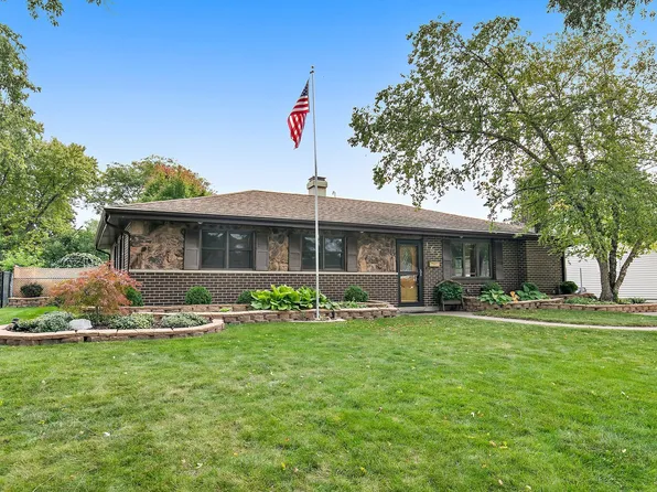 165 Washington Blvd, Hoffman Estates, IL 60169