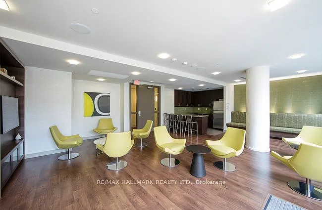 570 Bay St #617 — Photo 13