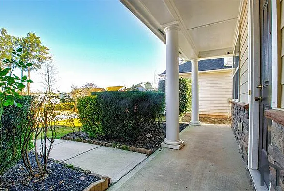 27 Pin Oak Ln — Photo 3