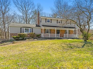 6 N Ridge Ln, Ballston Lake, NY 12019