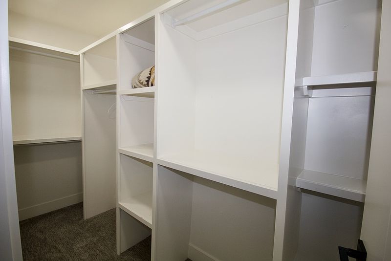 Edmonton House for rent - 4 Bedrooms — photo 16