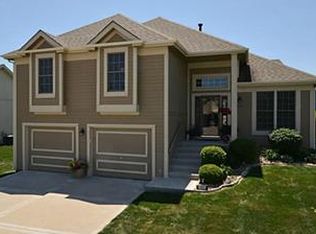 809 NW 110th St, Kansas City, MO 64155