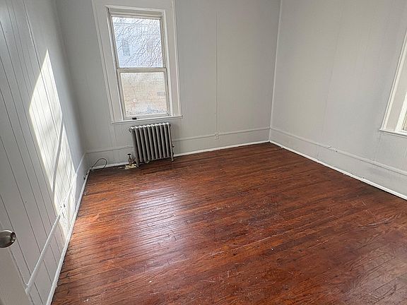 3rd image of 286 Schley St Floor 2