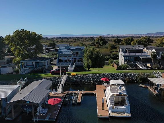 3rd image of 3777 Willow Rd