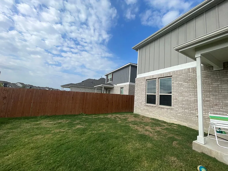 148 Bennington Dr — Photo 11