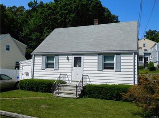 2 Bartlett Mnr, Norwalk, CT 06850