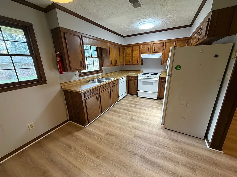 348 Donahoo Rd SE — Photo 2