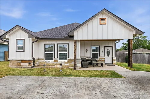 1200 Military Dr Photo 1